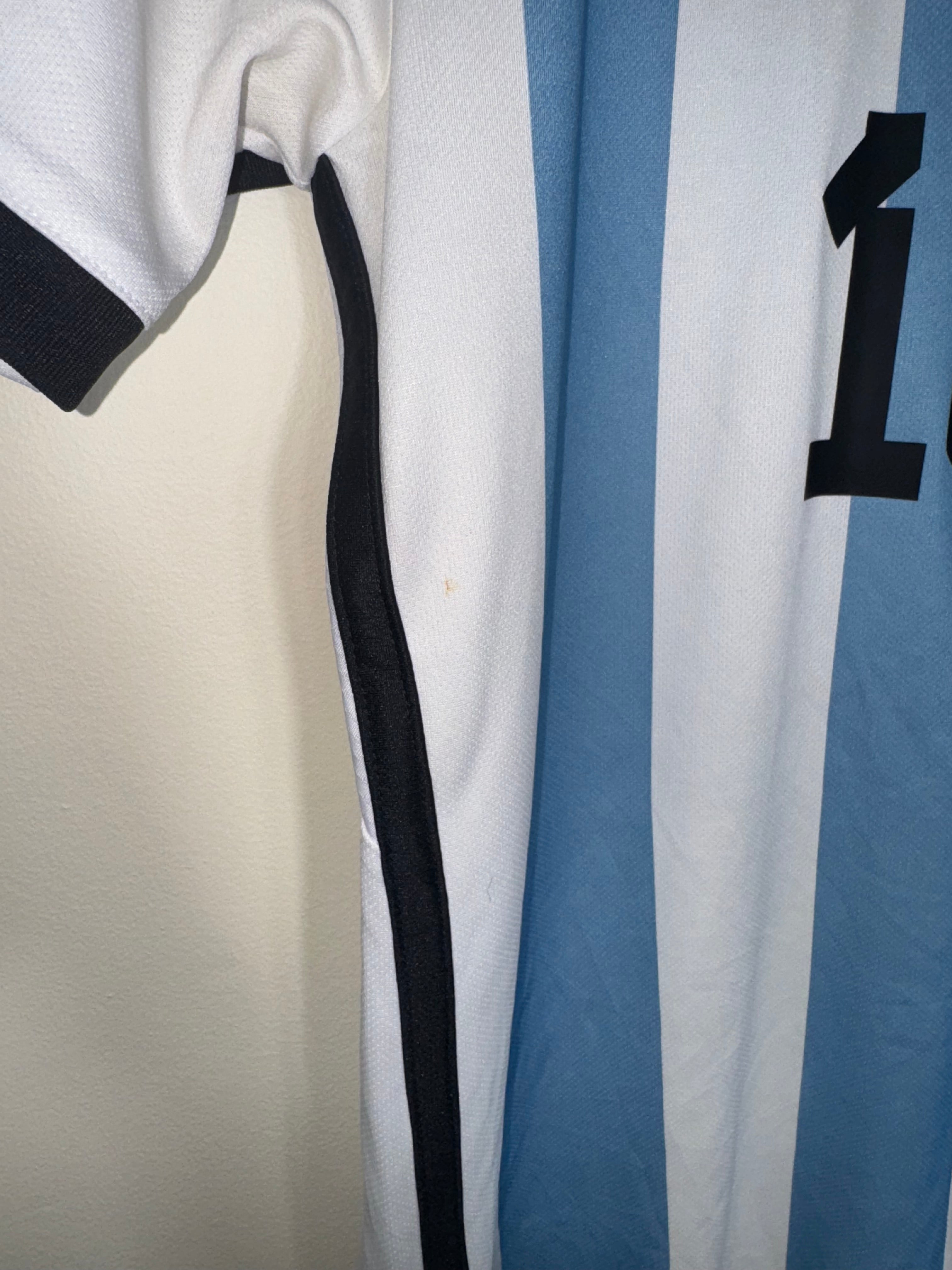 Argentina 2022 World Cup Home Shirt *MESSI* S (8/10)