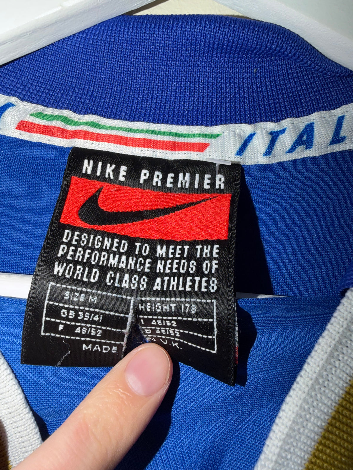 Italy 1996 Home Shirt M (7.5/10)