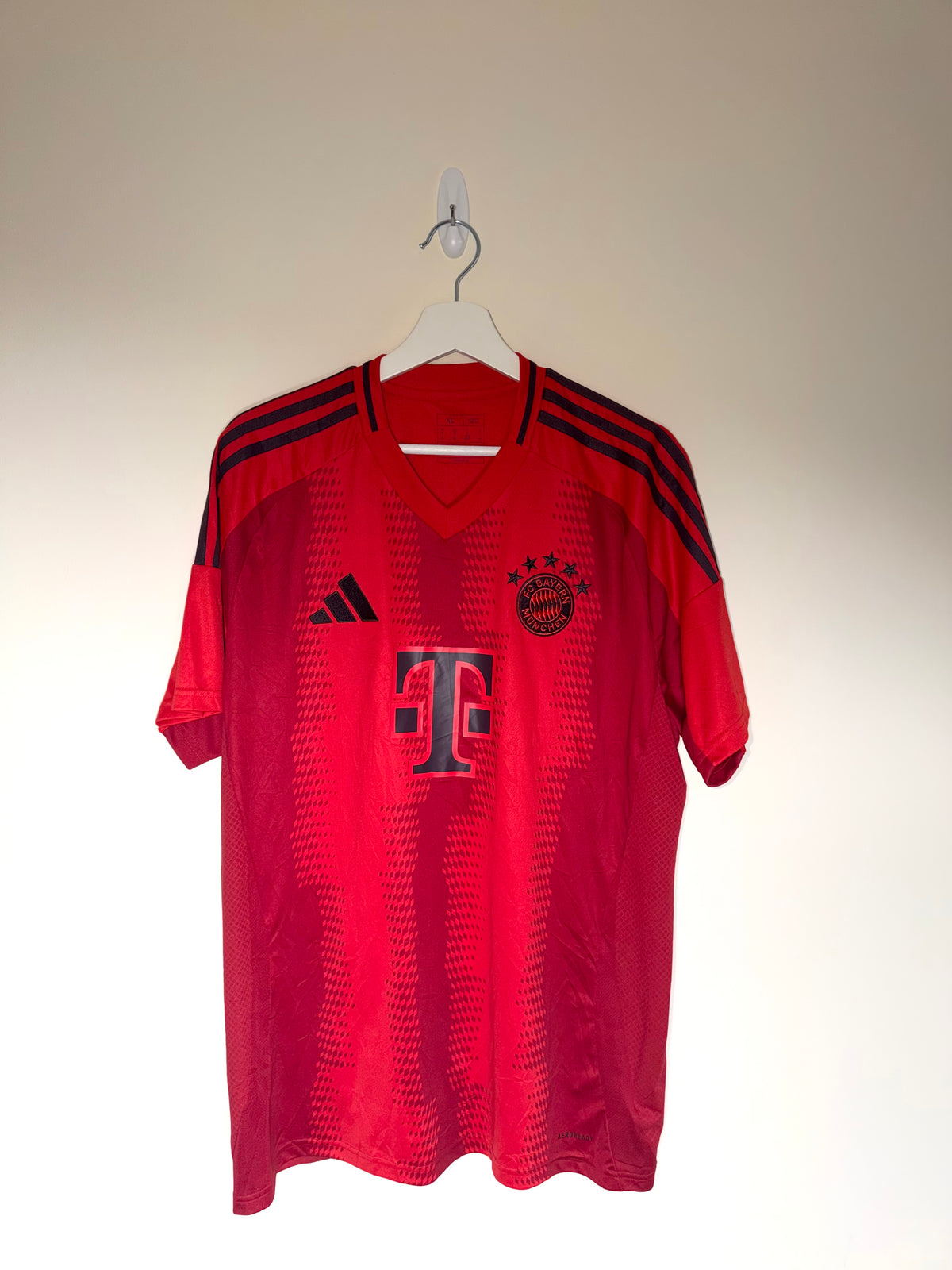 Bayern Munich 2024/25 Home Shirt *KANE* XL