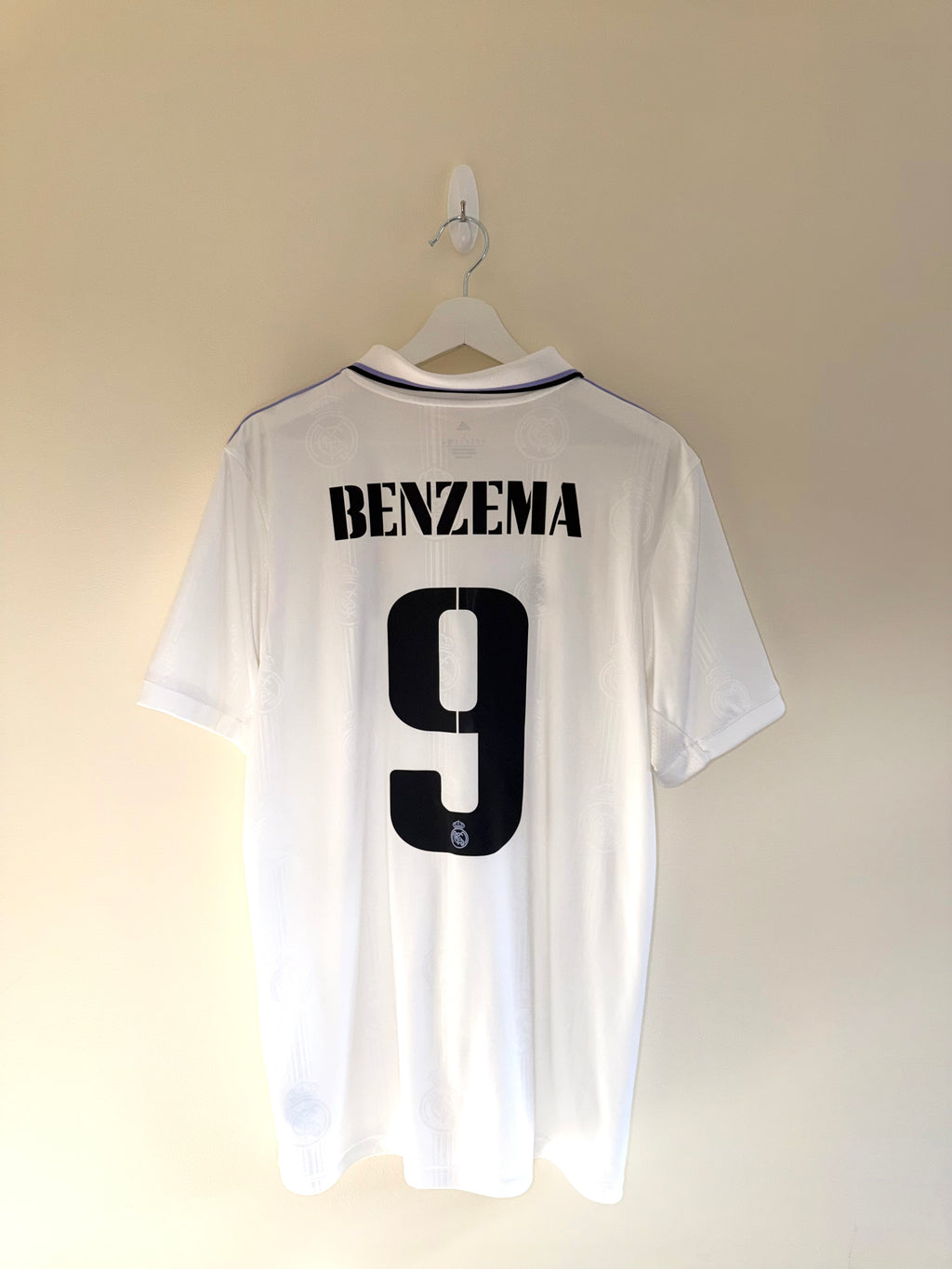 Real Madrid 2022/23 Home Shirt *BENZEMA* L