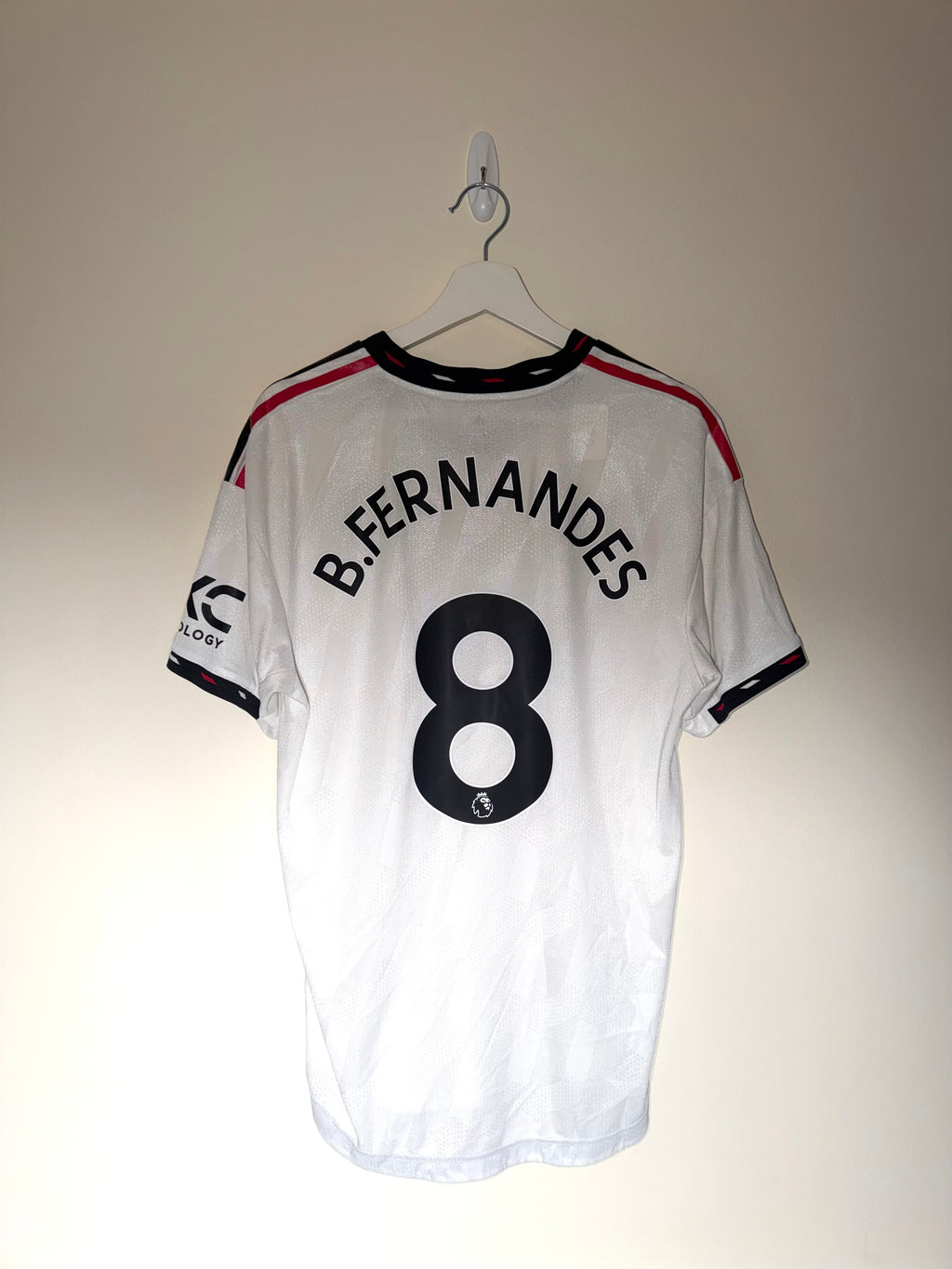 Manchester United 2022/23 Vapor Away Shirt *FERNANDES* L