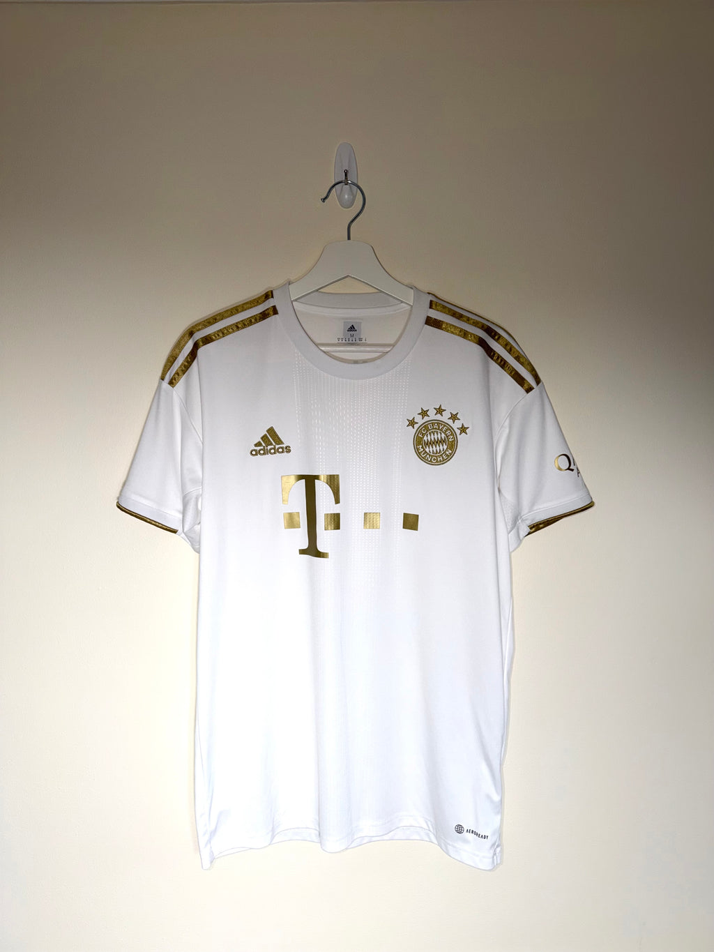Bayern Munich 2021/22 Away Shirt *MUSIALA* M