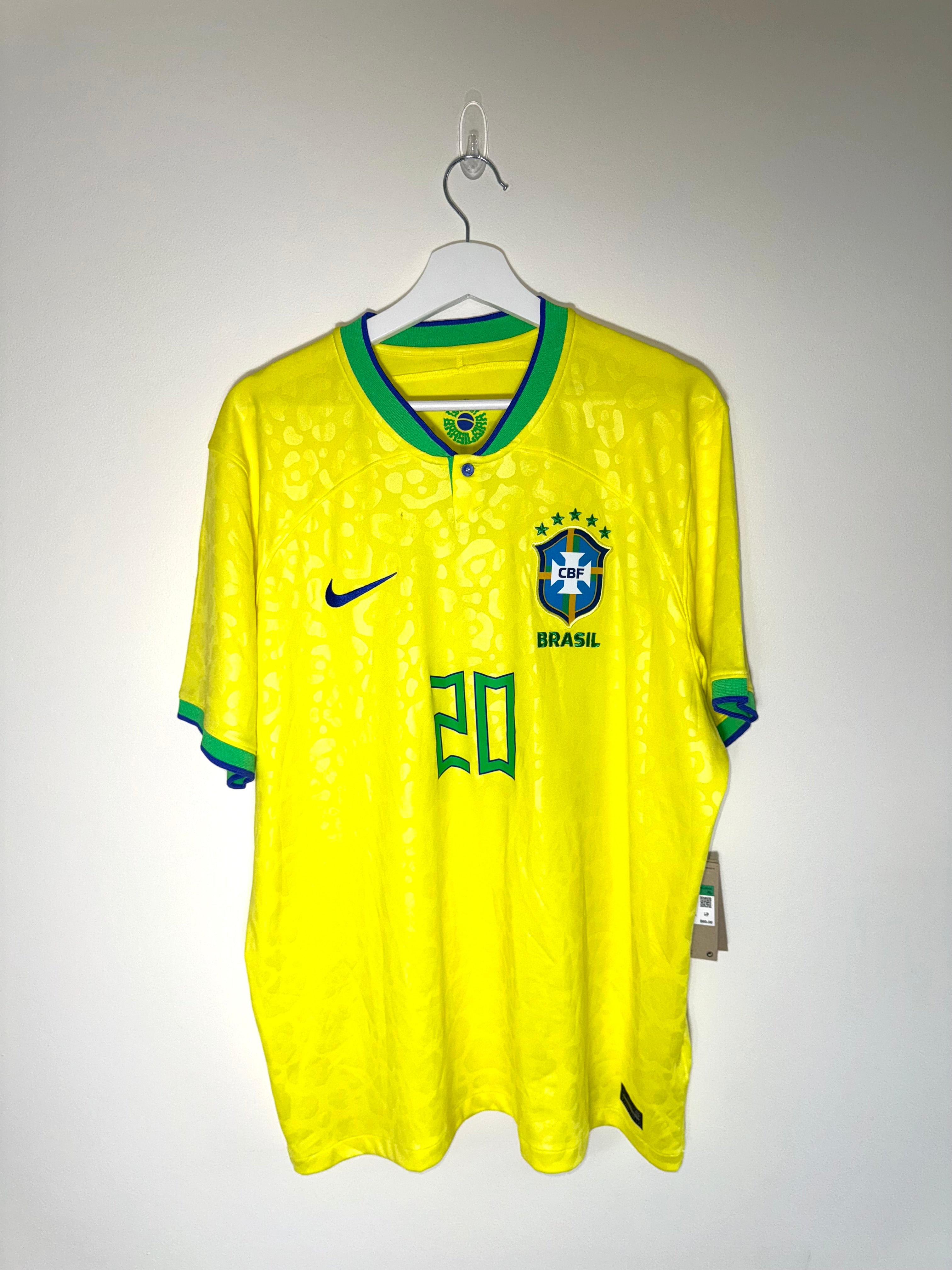 Brazil 2022/23 Home Football Shirt *VINI JR* XL