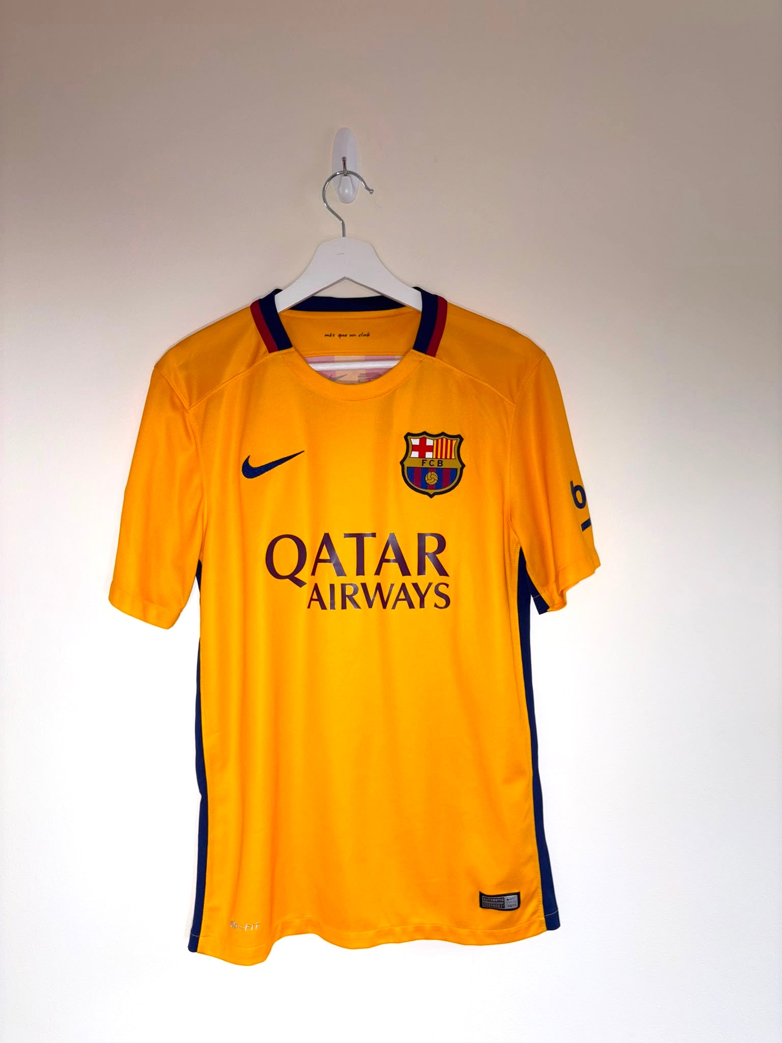 FC Barcelona 2015/16 Away Shirt S (8/10)