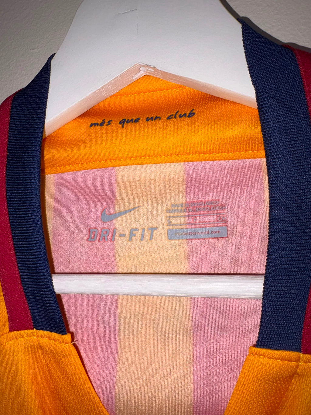 FC Barcelona 2015/16 Away Shirt S (8/10)