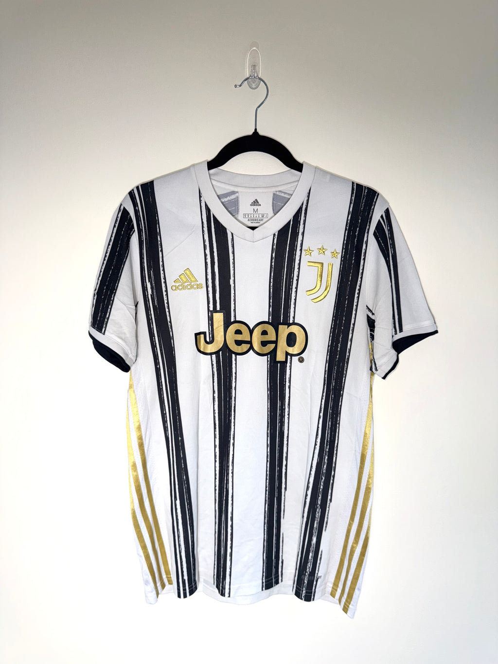 Juventus 2021/22 Home Shirt *RONALDO* M