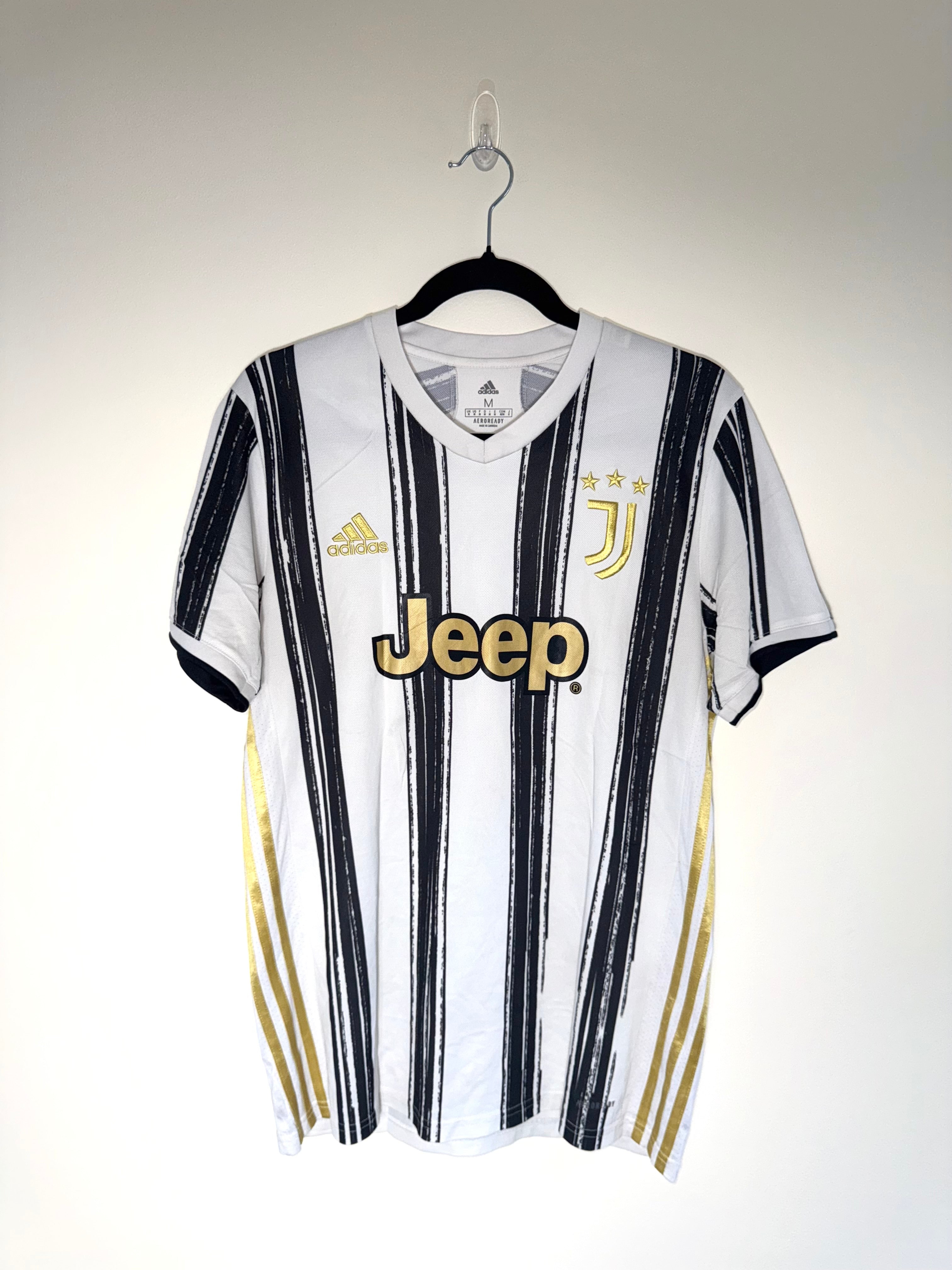 Juventus 2021/22 Home Shirt *RONALDO* M