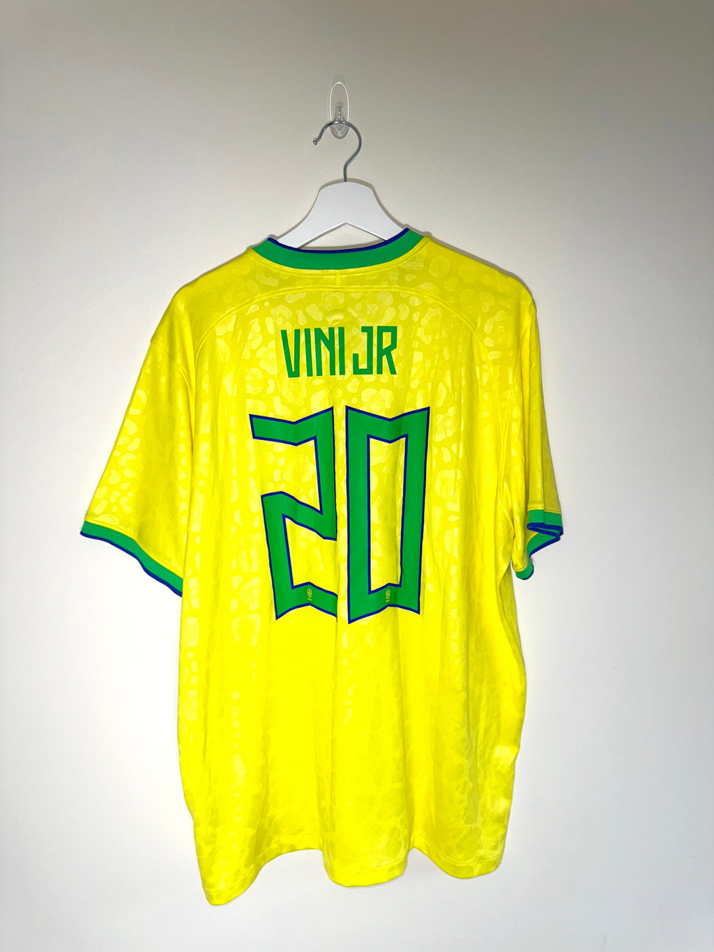 Brazil 2022/23 Home Football Shirt *VINI JR* XL