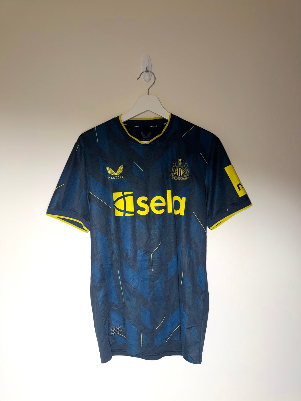 Newcastle United 2023/24 Away Shirt *GORDON* M