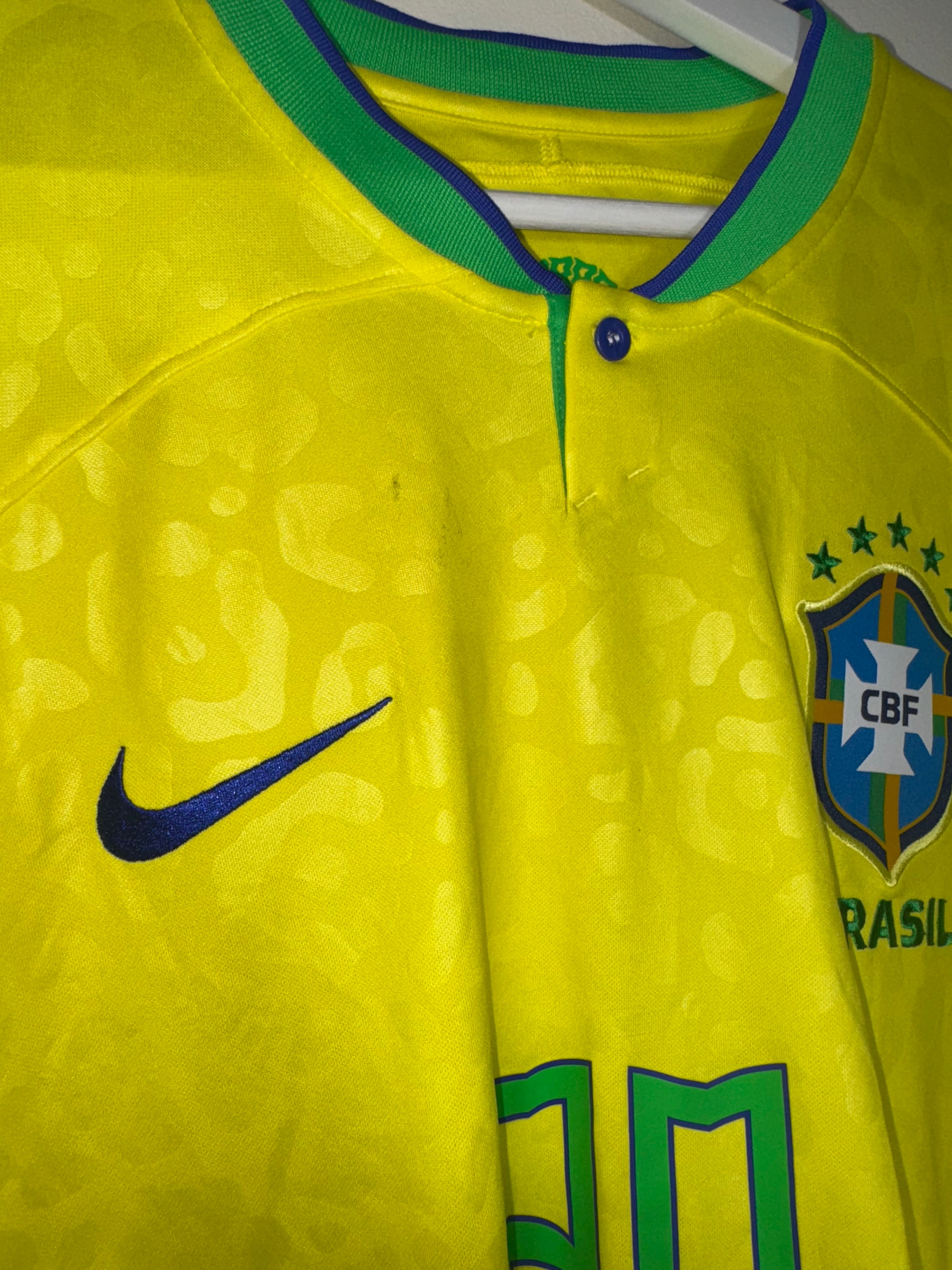 Brazil 2022/23 Home Football Shirt *VINI JR* XL