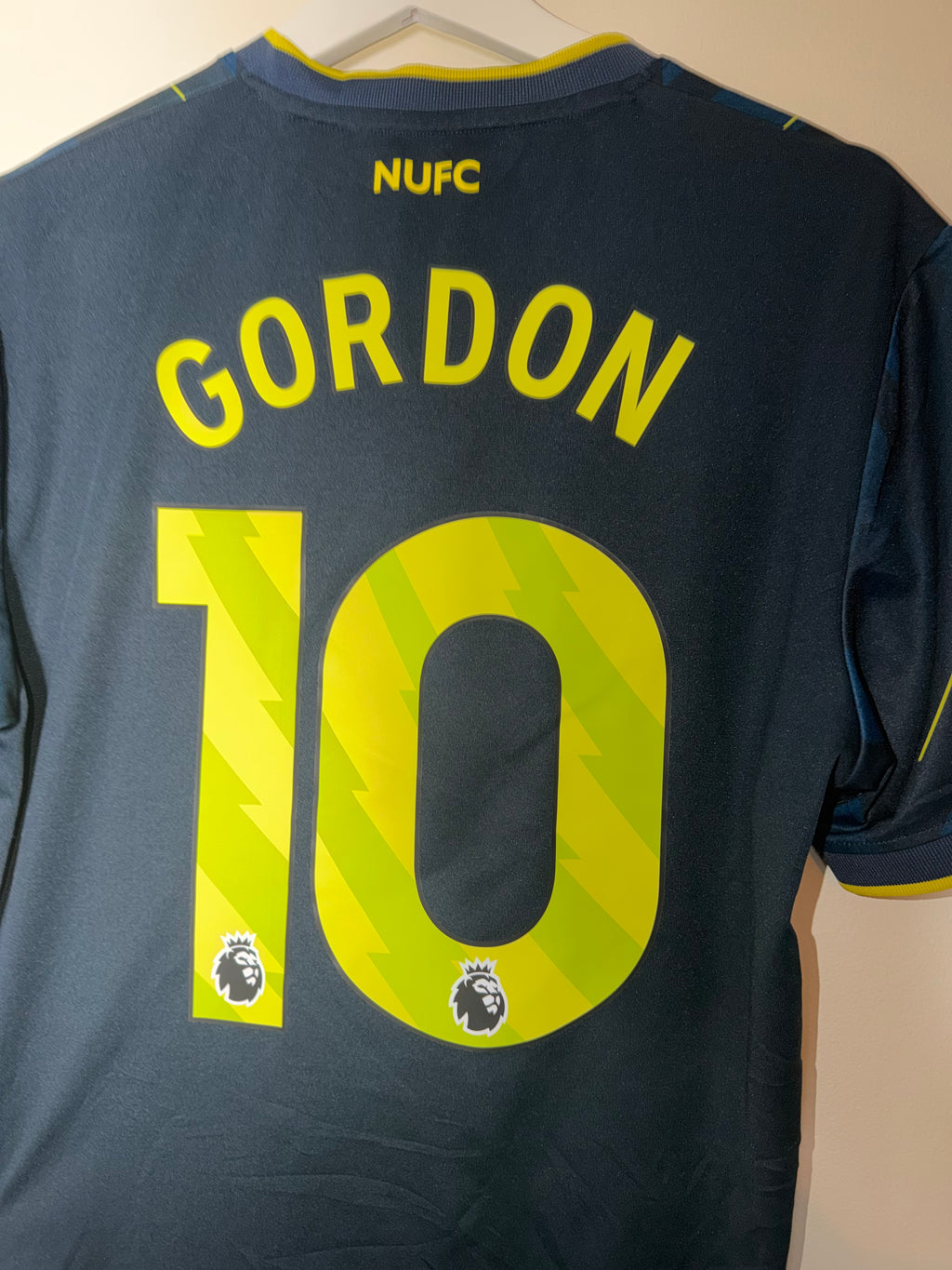 Newcastle United 2023/24 Away Shirt *GORDON* M