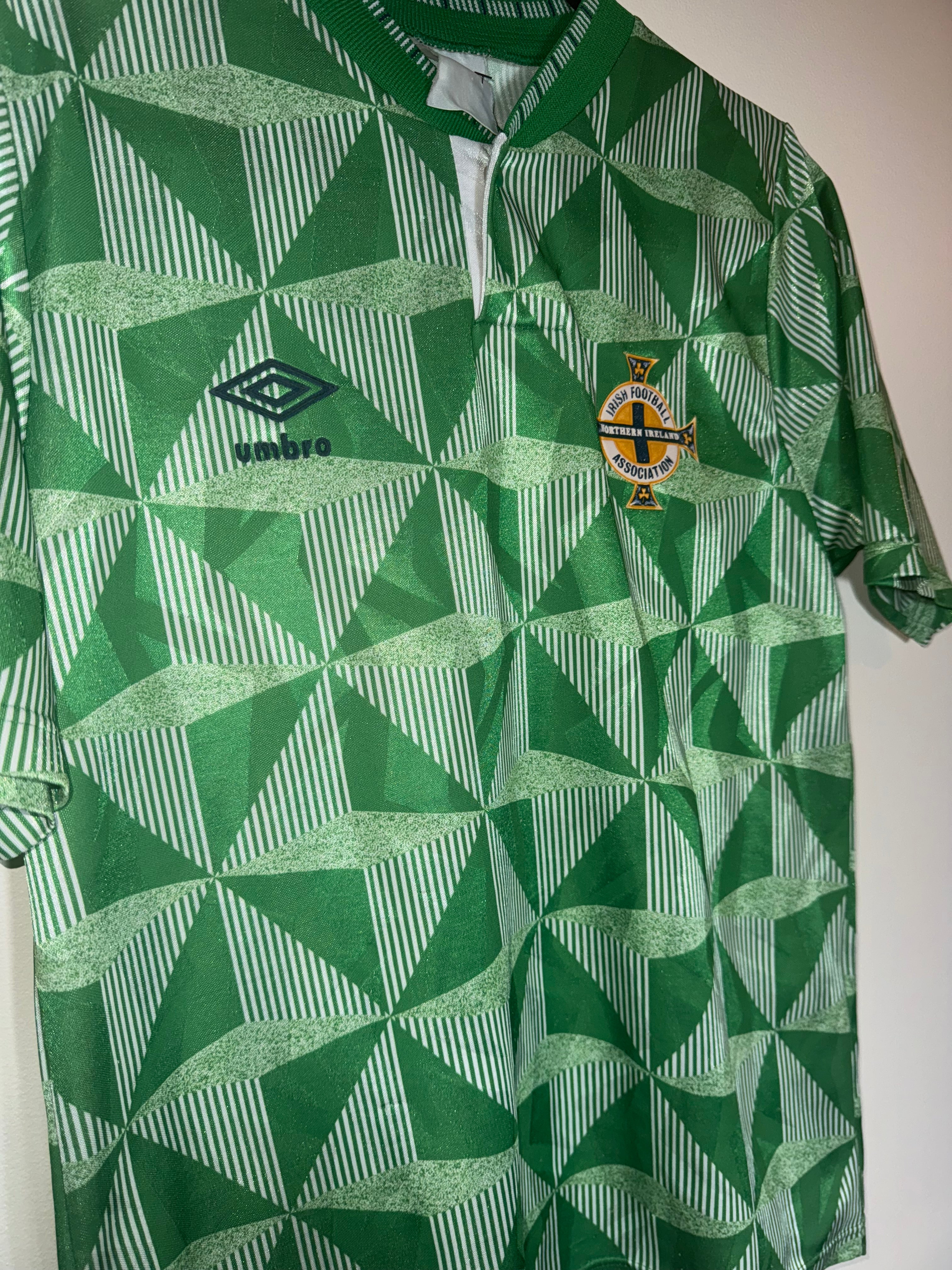 Northern Ireland 1990/92 Home Football Shirt Size S