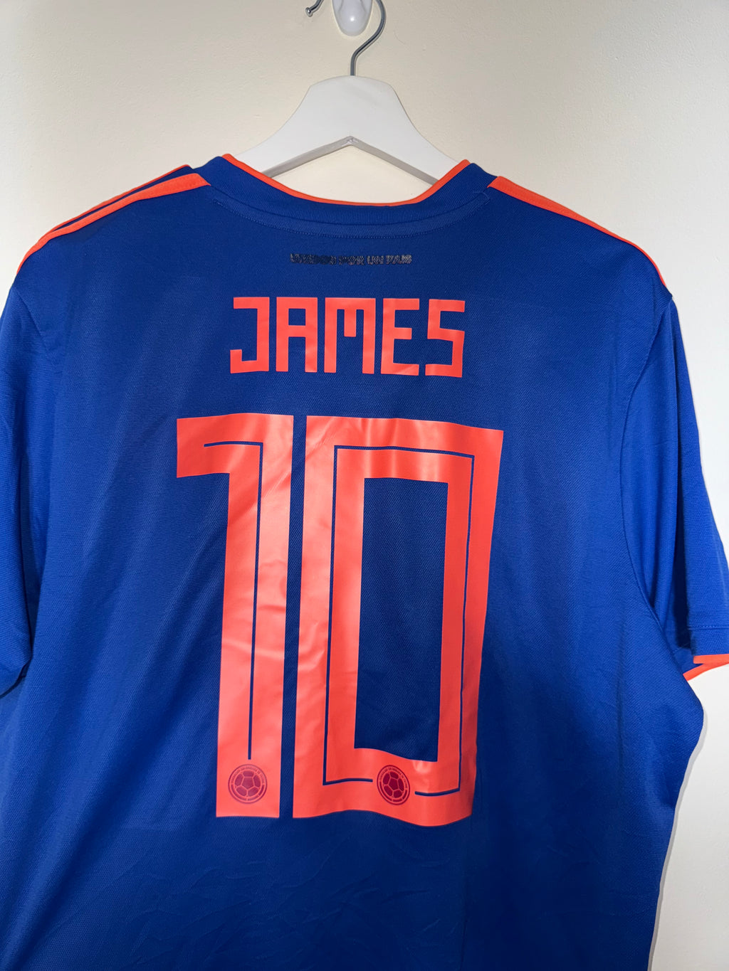 Colombia 2018 Away Shirt *JAMES* XL