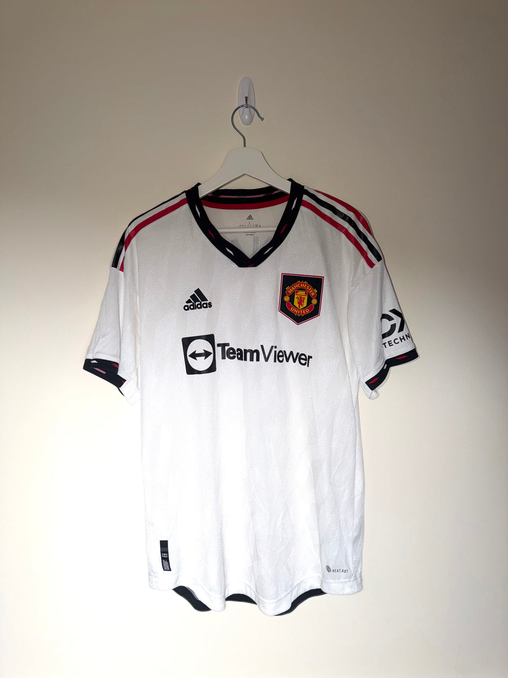 Manchester United 2022/23 Vapor Away Shirt *FERNANDES* L