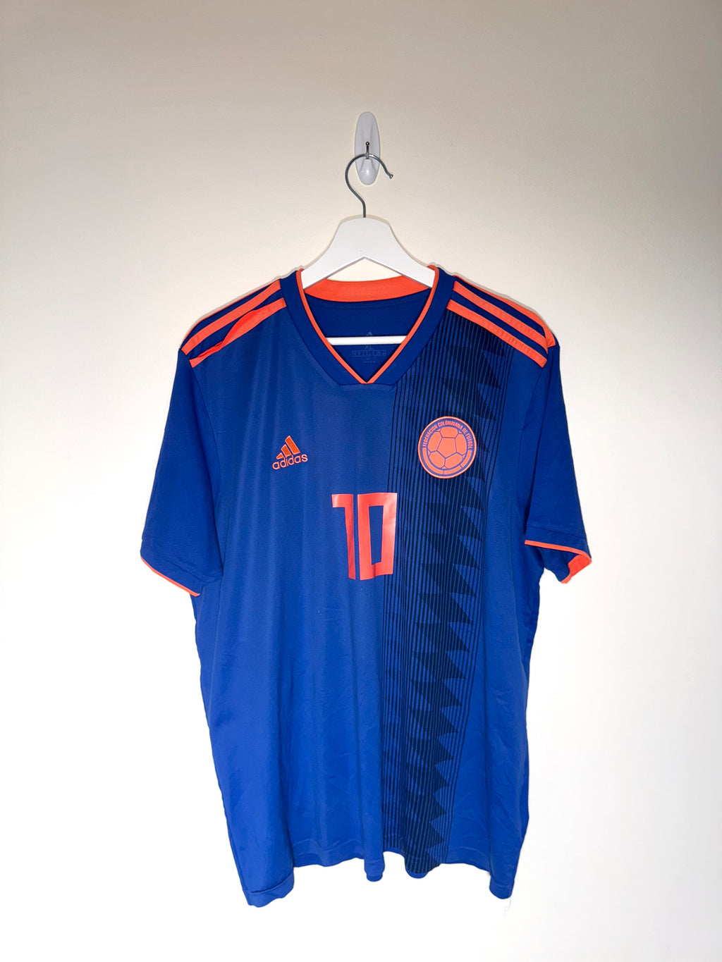 Colombia 2018 Away Shirt *JAMES* XL