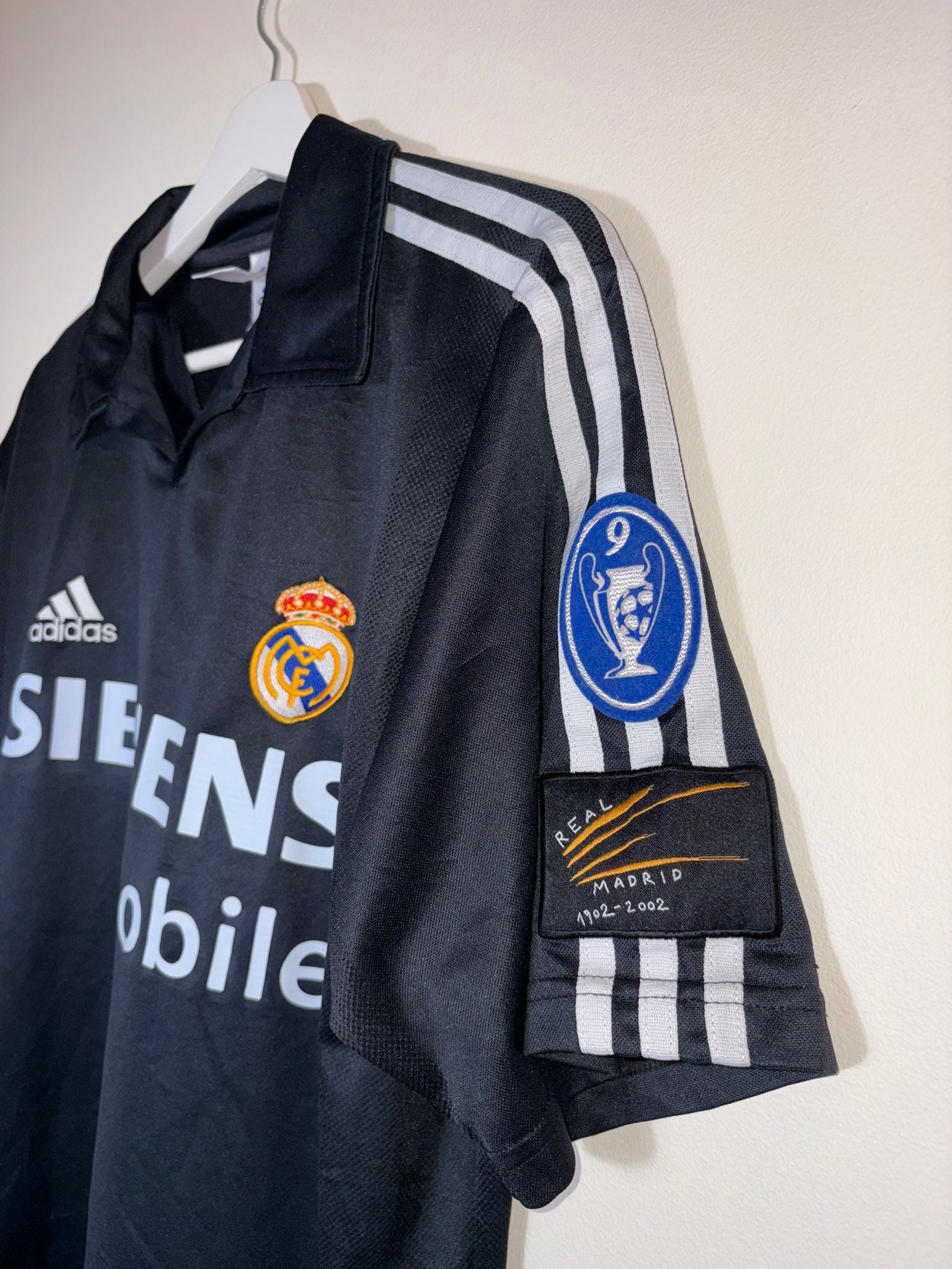 Real Madrid 2002/03 European Away Football Shirt *RONALDO* Medium