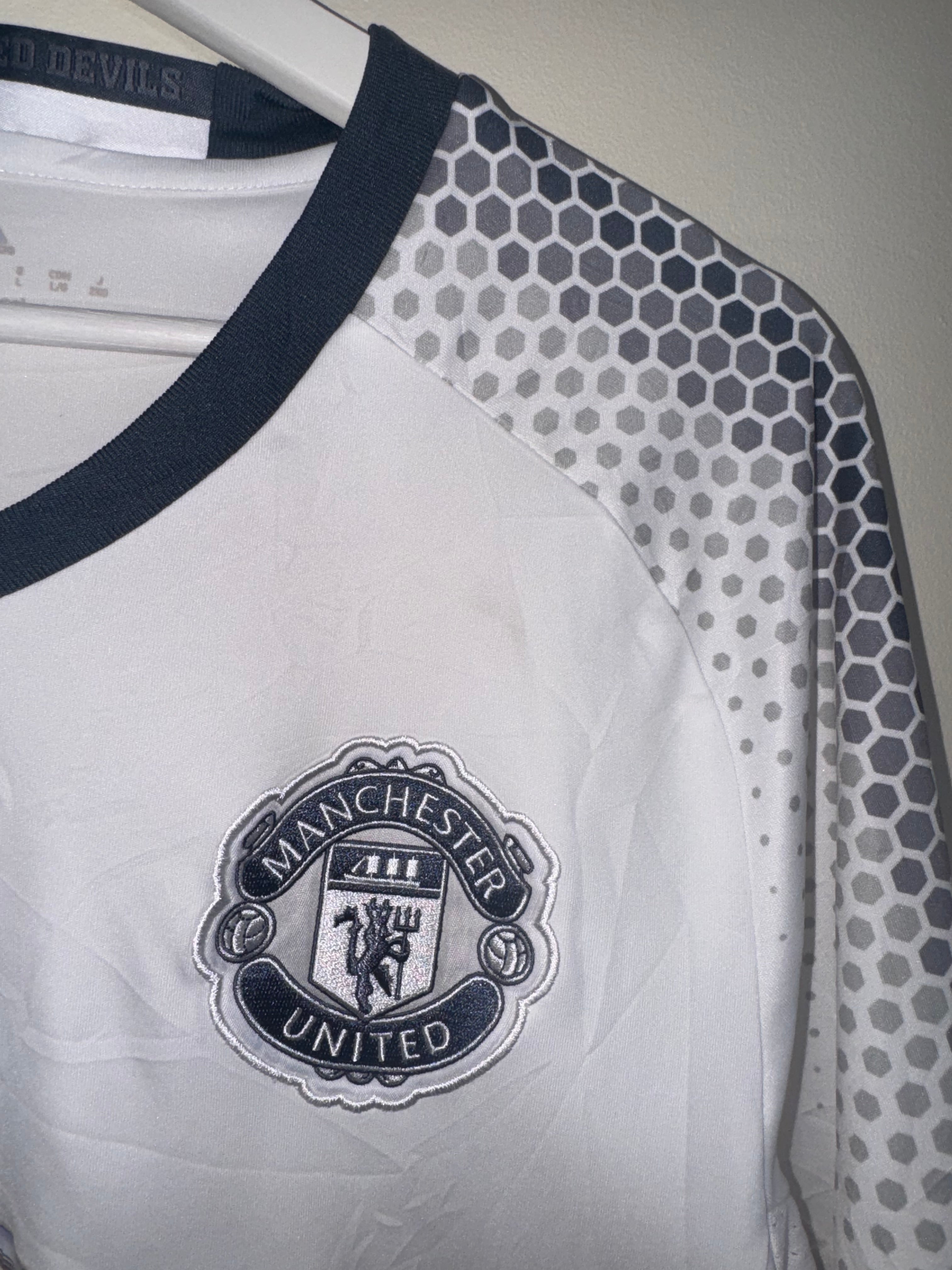 Manchester United 2016/17 Third Shirt L/S L (7/10)