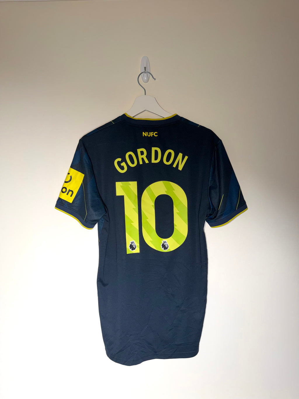 Newcastle United 2023/24 Away Shirt *GORDON* M