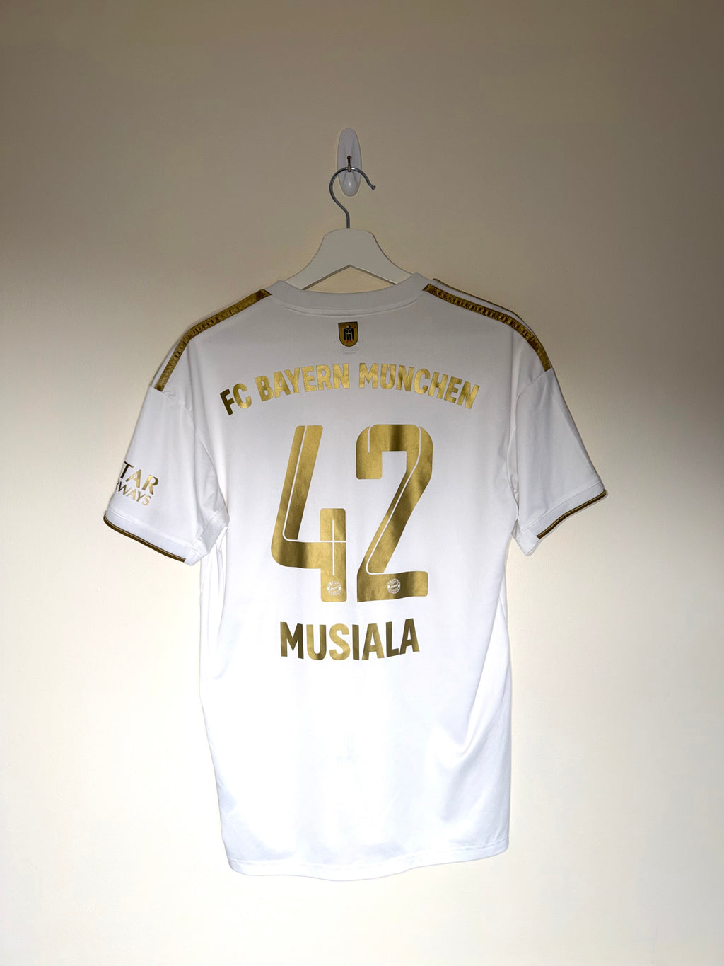 Bayern Munich 2021/22 Away Shirt *MUSIALA* M
